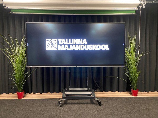 Interaktīvais ekrāns i3TOUCH ULTRA ar sienas stiprinājumu - Tallinas Ekonomikas skola